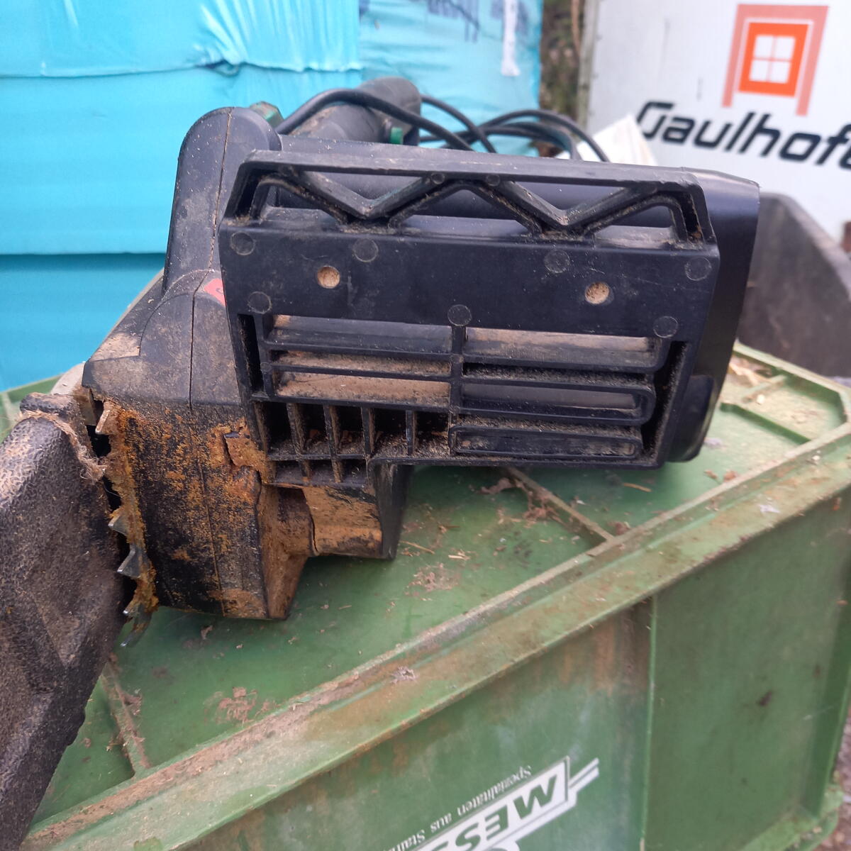 Motorsäge mit Kabel 2