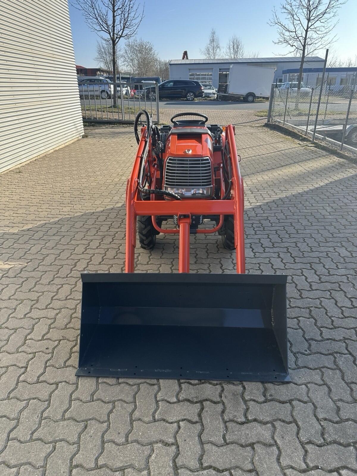 Kleintraktor Kubota Aste A-15 mit Zubehör 3