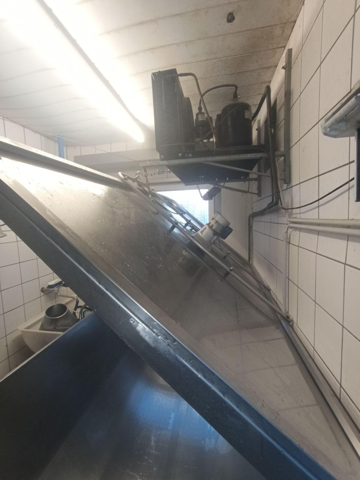 Verkaufe Milchtank 2