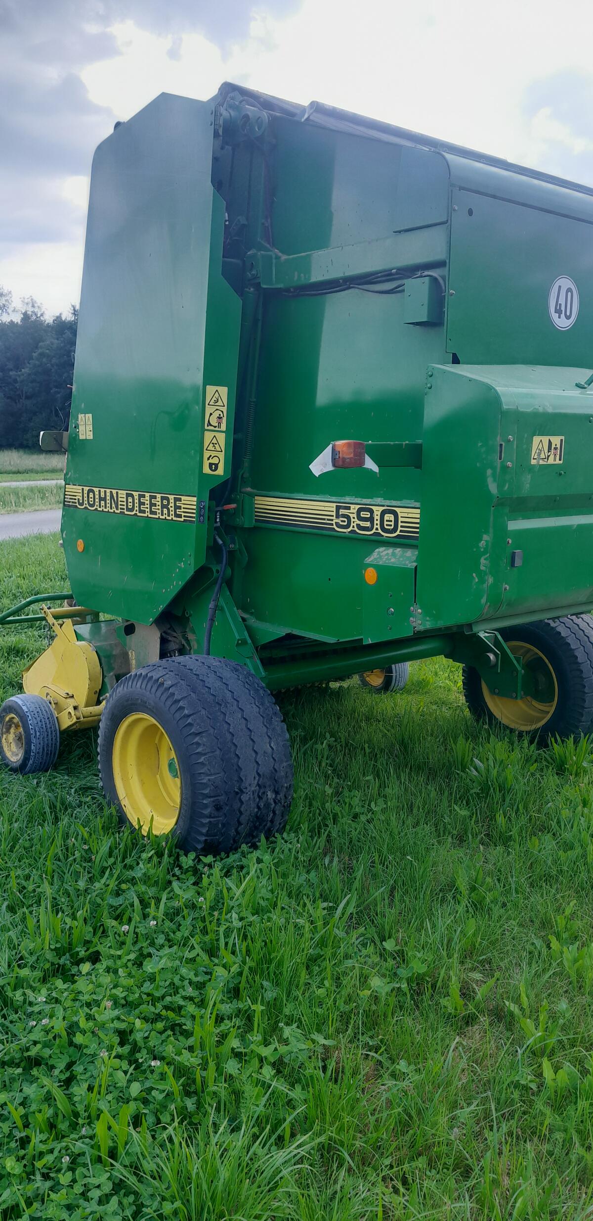 John Deere 590 Rundballenpresse 3