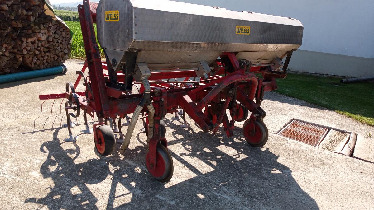 Gaspardo Maishackgerät 4-reihig mit Düngerstreuer 3