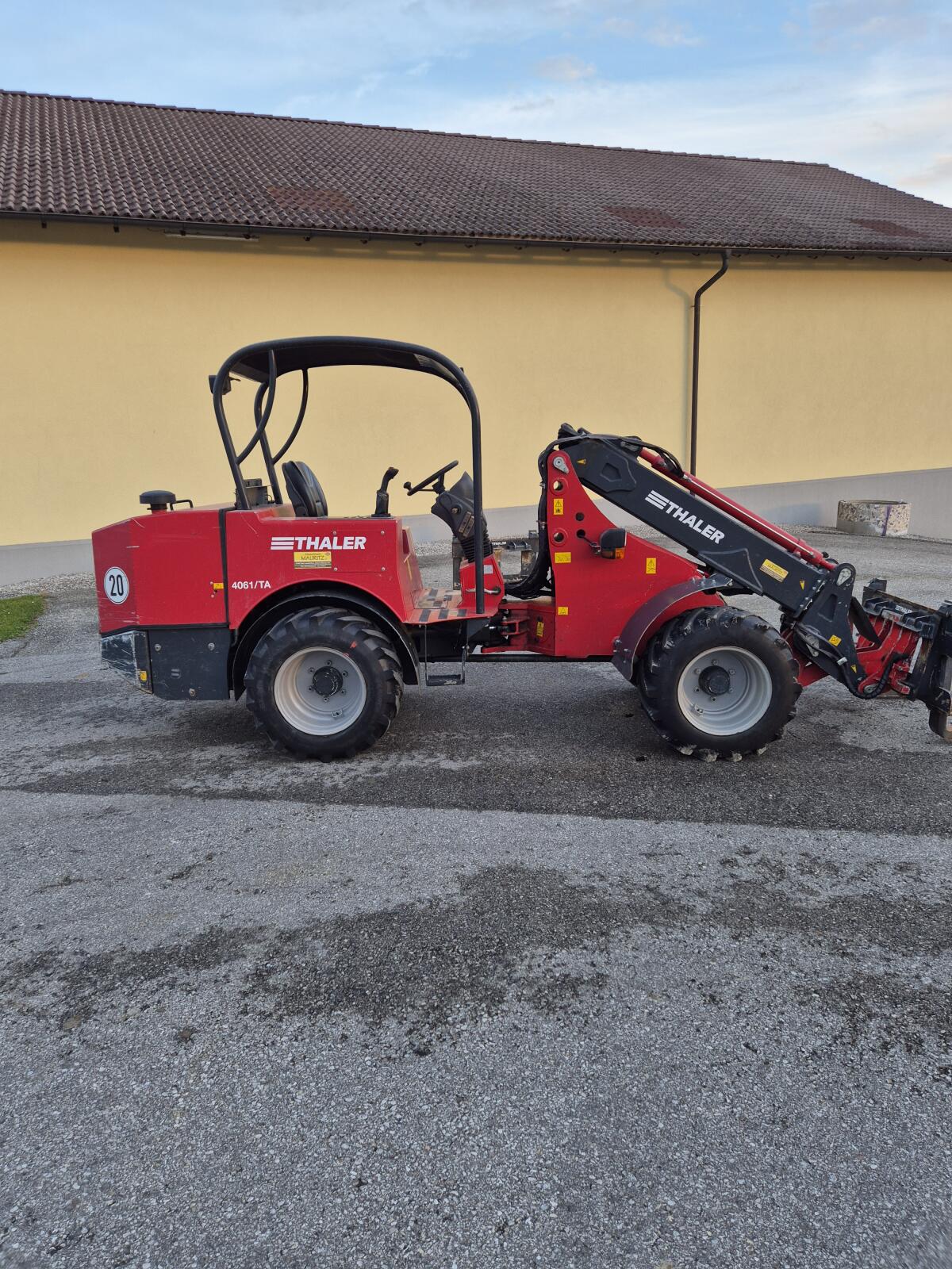 Thaler Hoflader Teleradlader Hoftrac 3