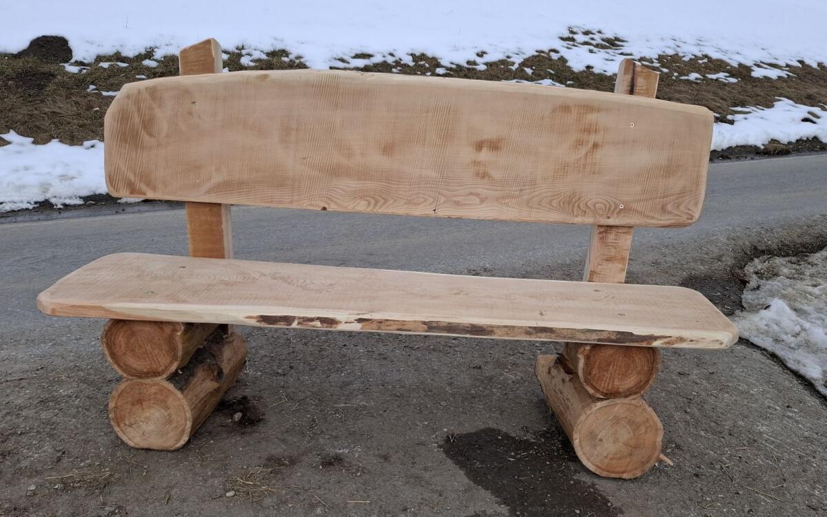 Hausbank aus Lärchenholz 3