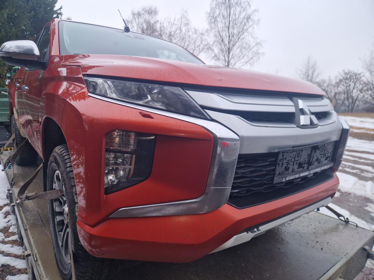 Mitsubishi L200 2