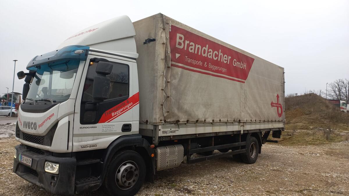 LKW Iveco mit Pritsche, Plane und LBW. 2