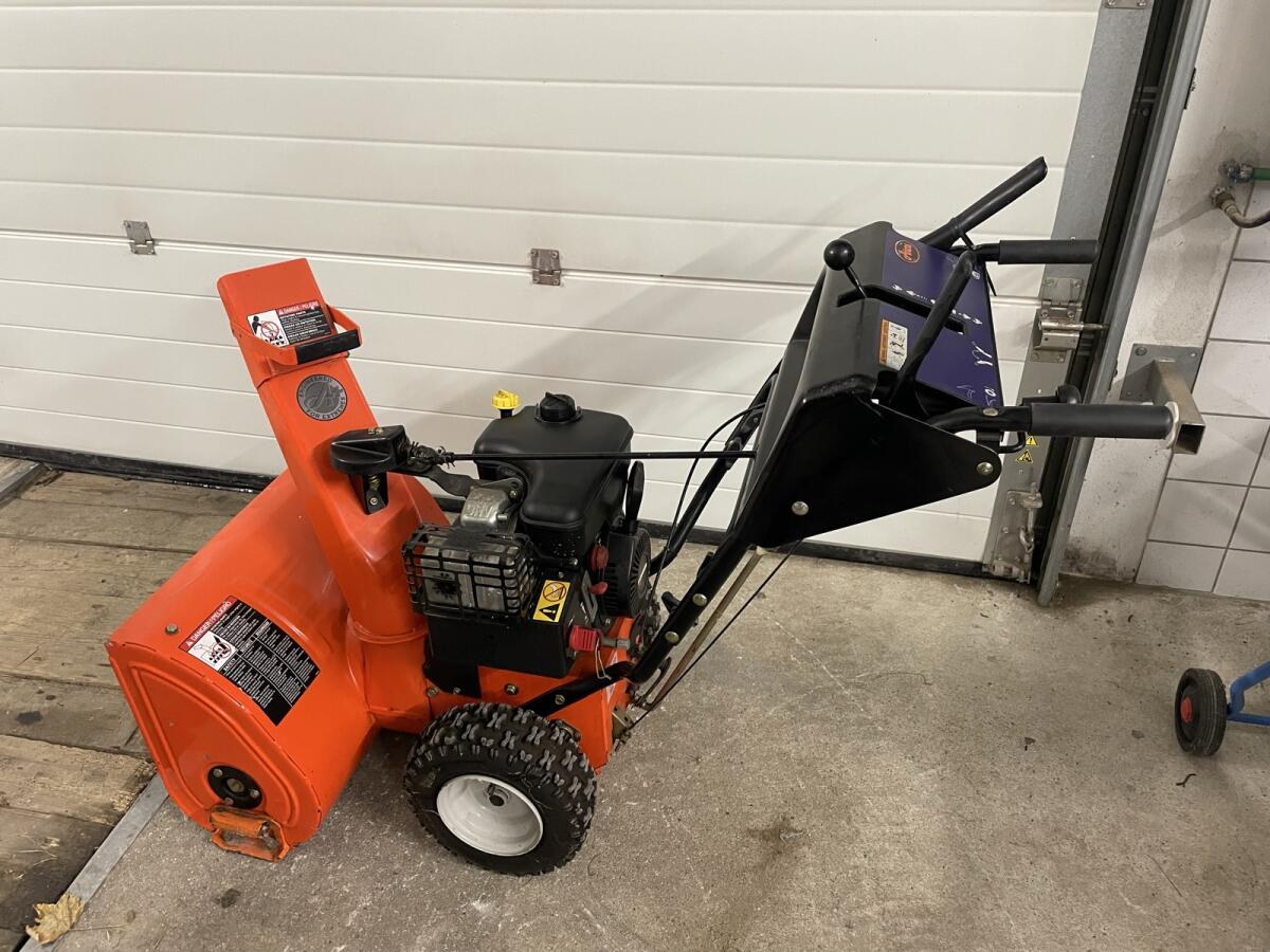 Verkaufe Schneefräse Ariens 724 2