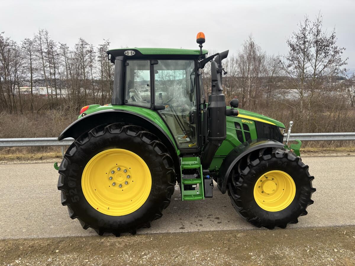 John Deere 6100 M 2