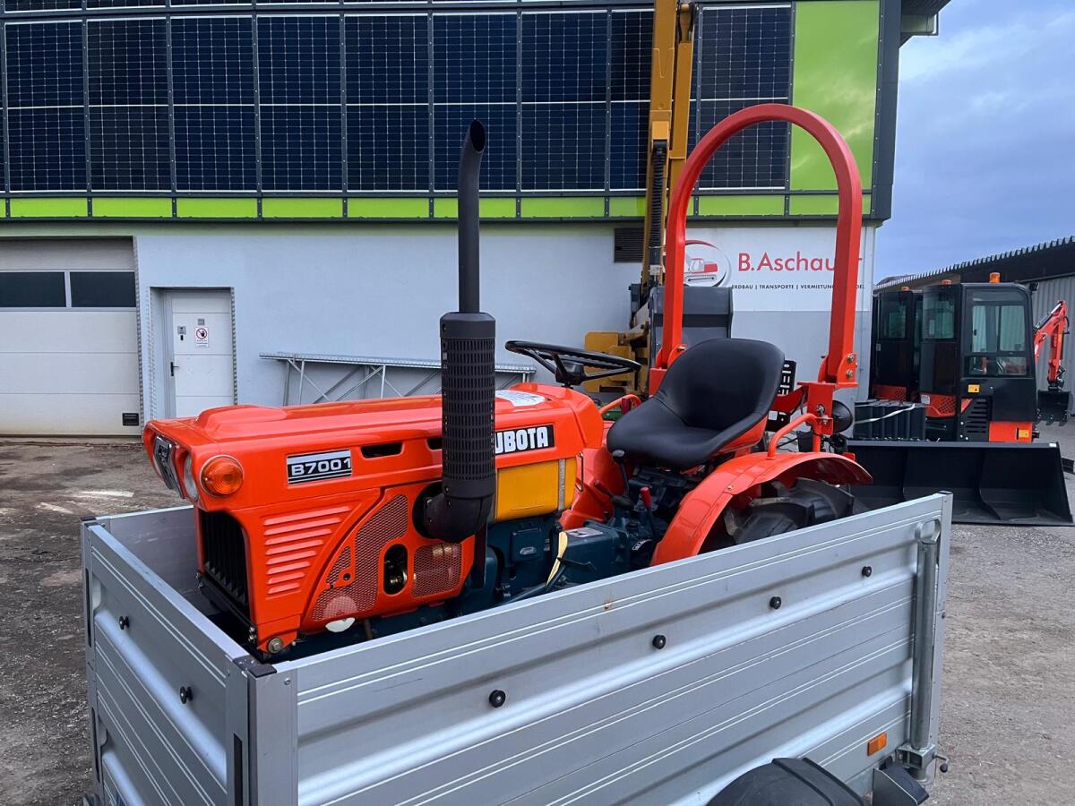 Kubota B7001 3