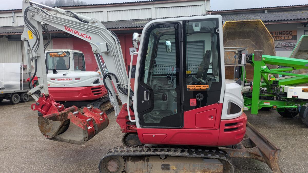 Takeuchi TB240 2