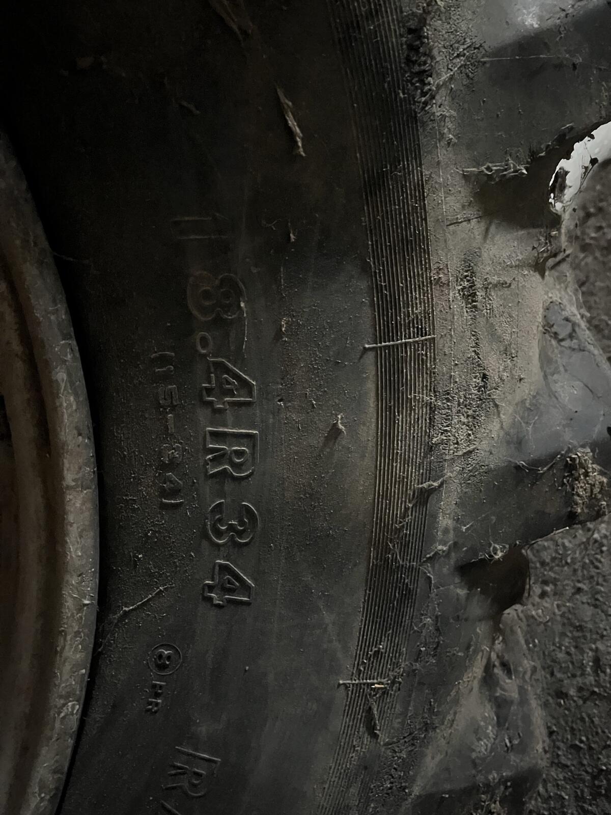 Kompletträder 18.4 R 34/460/85 R 34 3