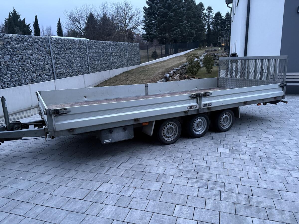 3-Achs-Anhänger ankippbar 2.590 kg Nutzlast 2