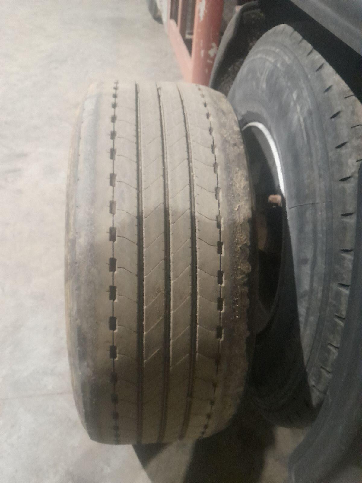 4Stk Kompletträder 355/50 22.5 2