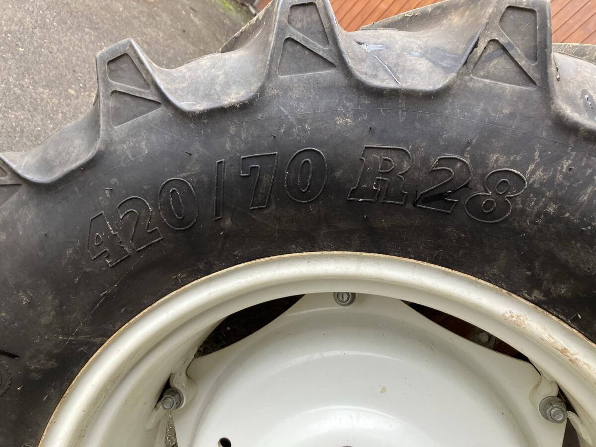 Kompletträder 420/70 R28 3