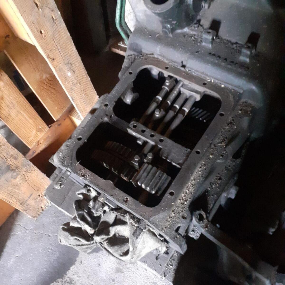 Steyr T180 Motor, Getriebe, Achse 3