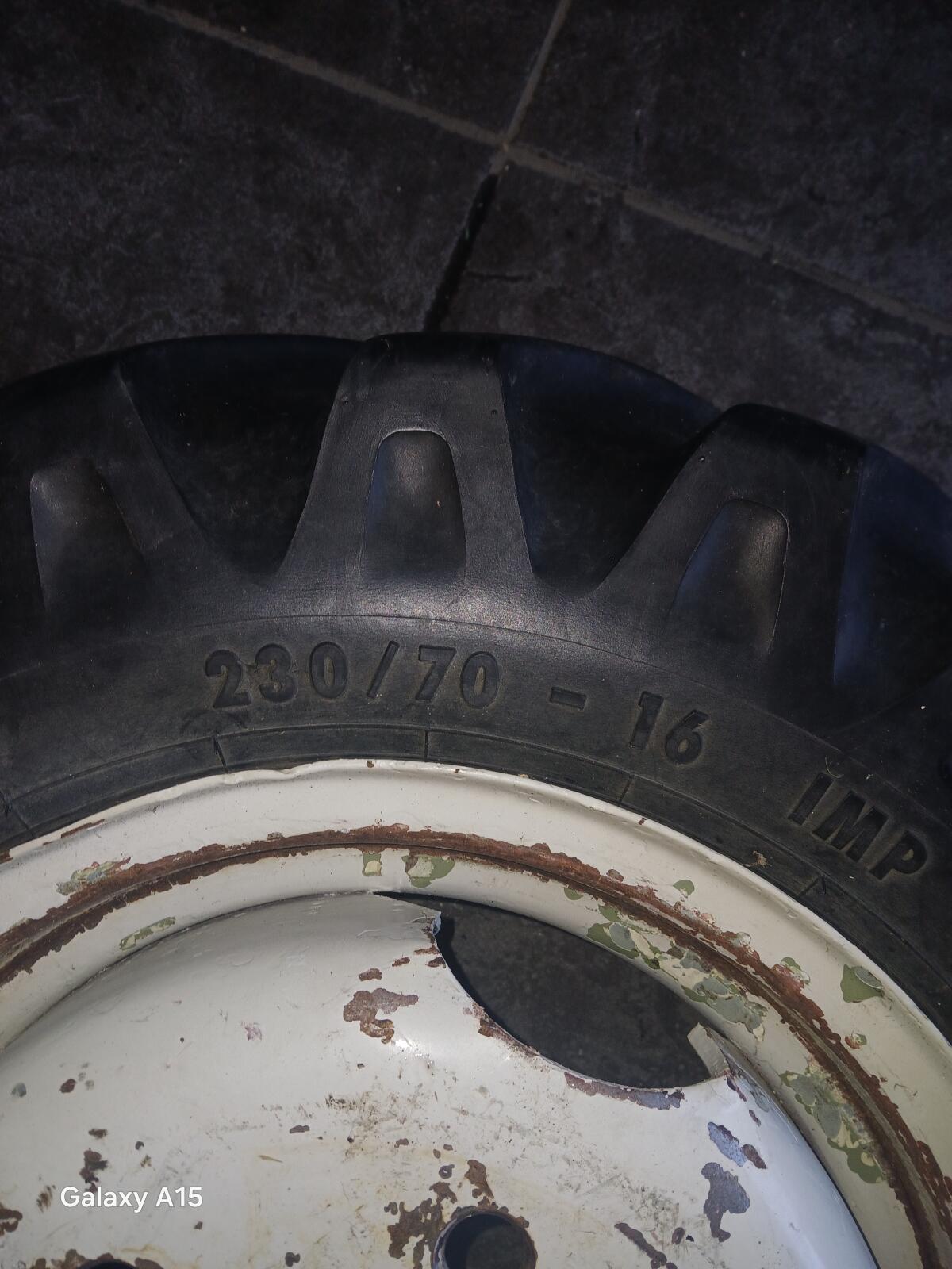 Komplettbereifung für Reform Muli 50 3