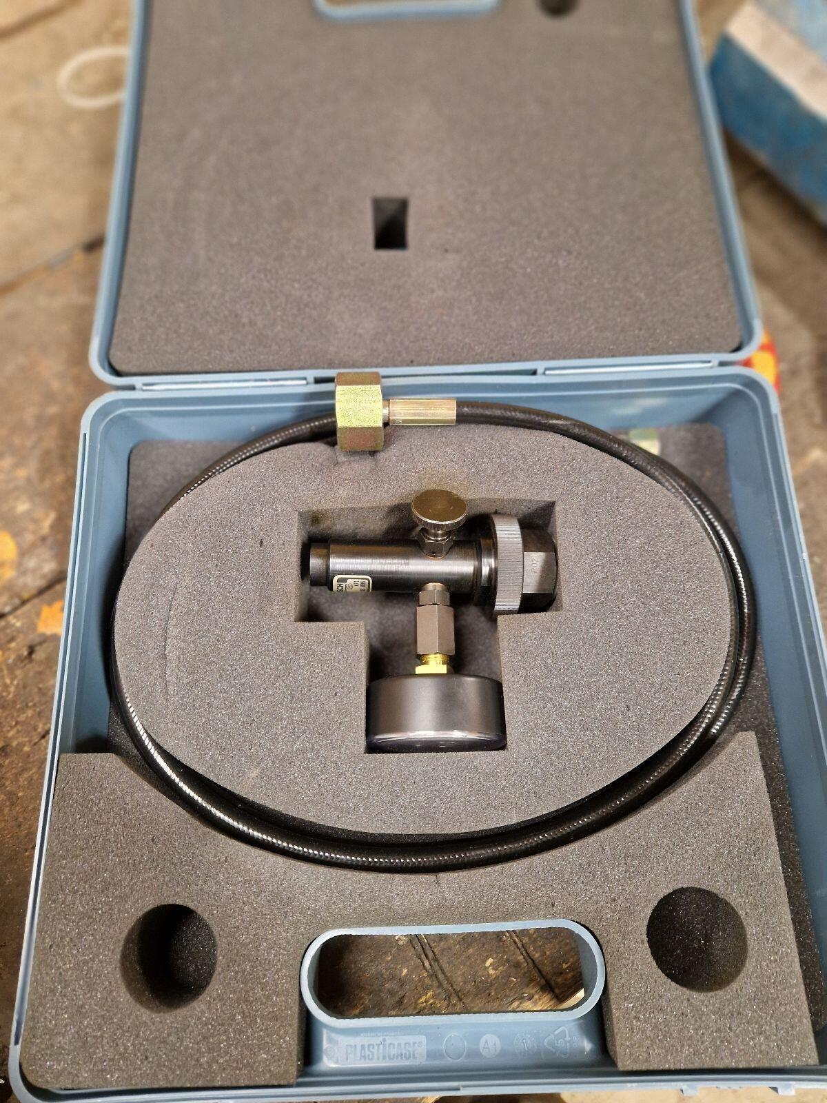 Blasenspeicher Füllgerät von Bosch 2