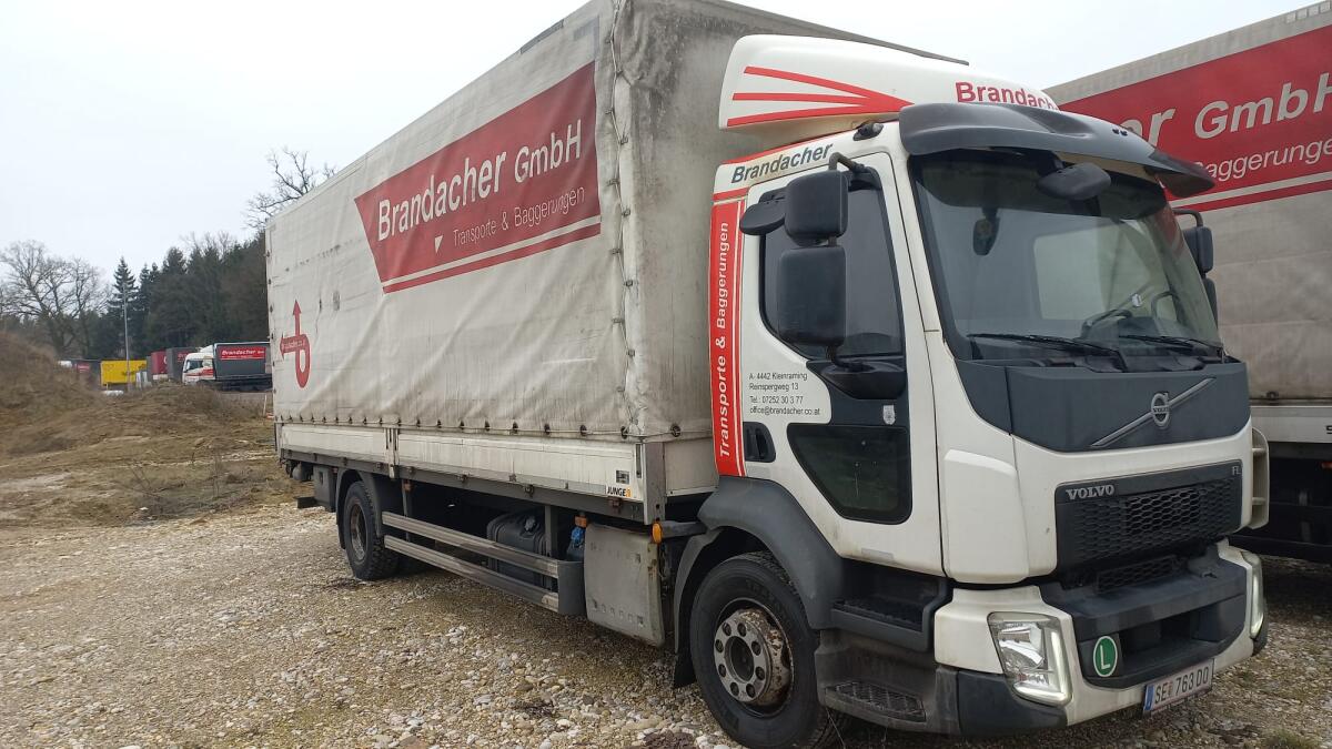 LKW Volvo Pritsche Plane, Koffer und LBW 2