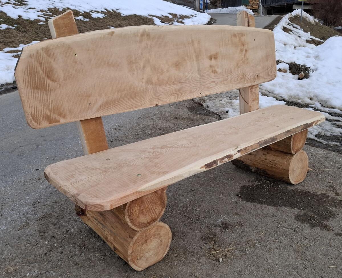 Hausbank aus Lärchenholz 2