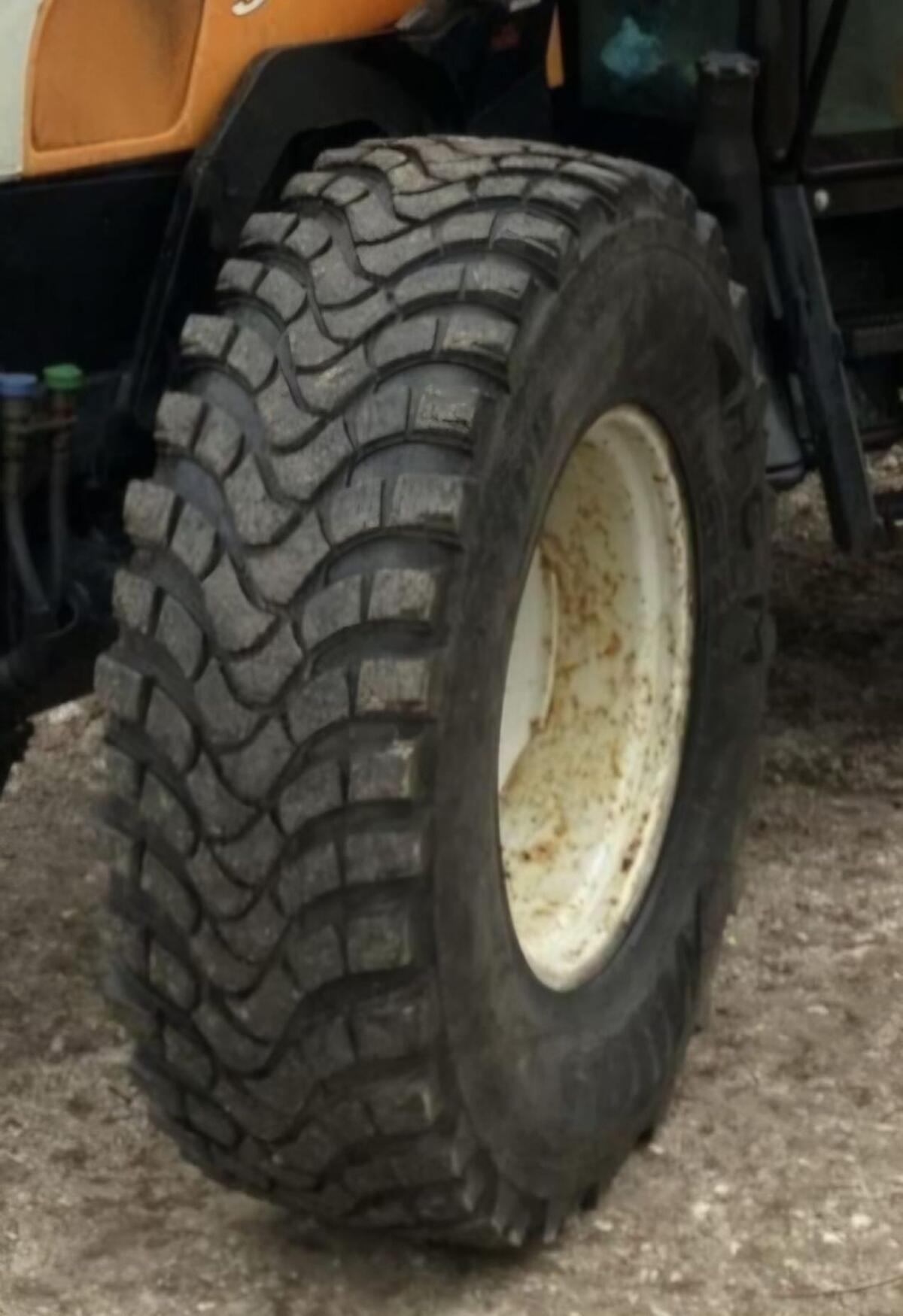 Traktorreifen 400/80R24 3