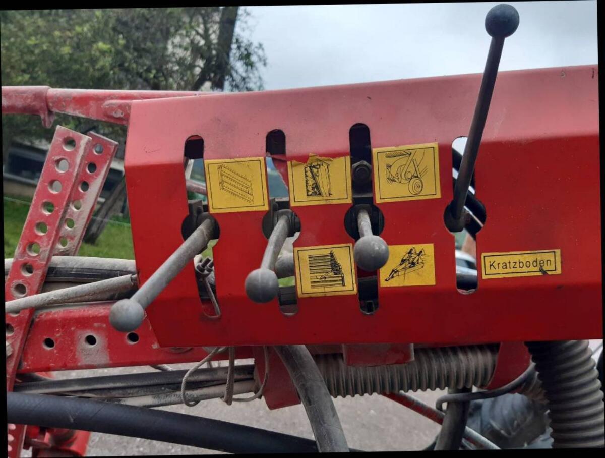 Verkaufe Ladewagen Pöttinger Ernteboss 2 3