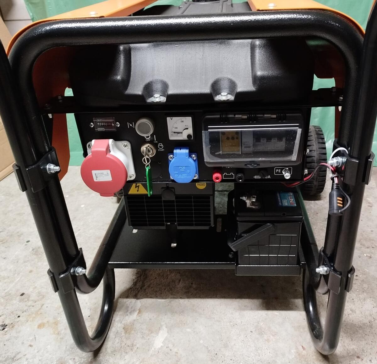 Generator, Stromerzeuger, Notstromaggregat, Notstromerzeuger 2