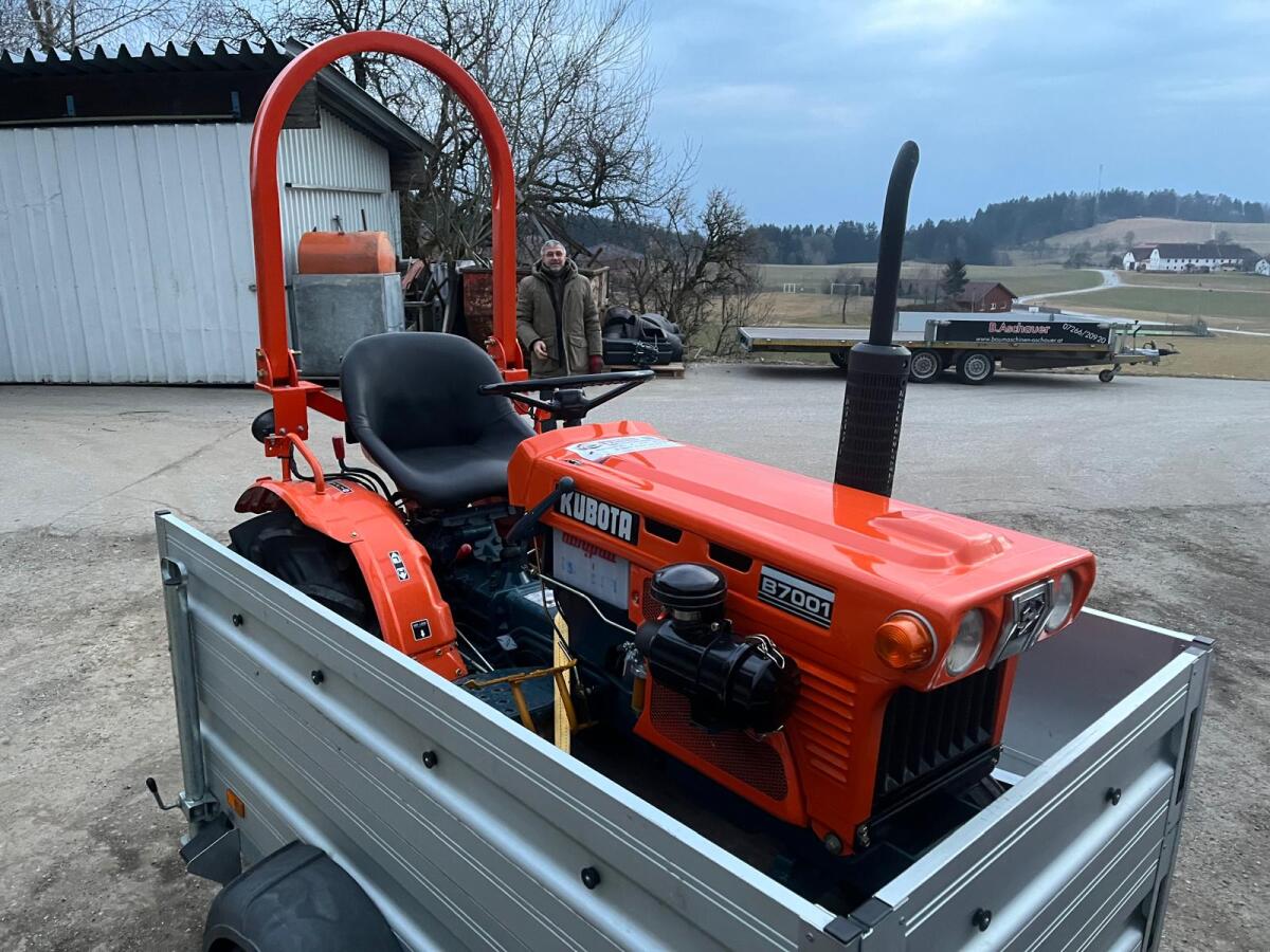Kubota B7001 2