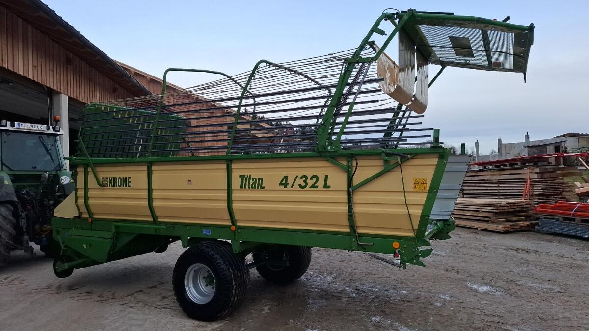 Krone Titan 4/32L Ladewagenmit hydr. Bremse 2