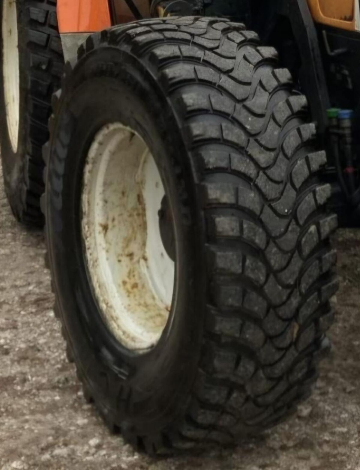 Traktorreifen 400/80R24 2
