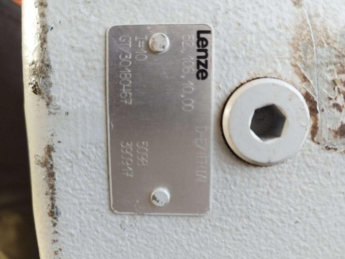 Winkelgetriebe Raumaustragung LENZE 3