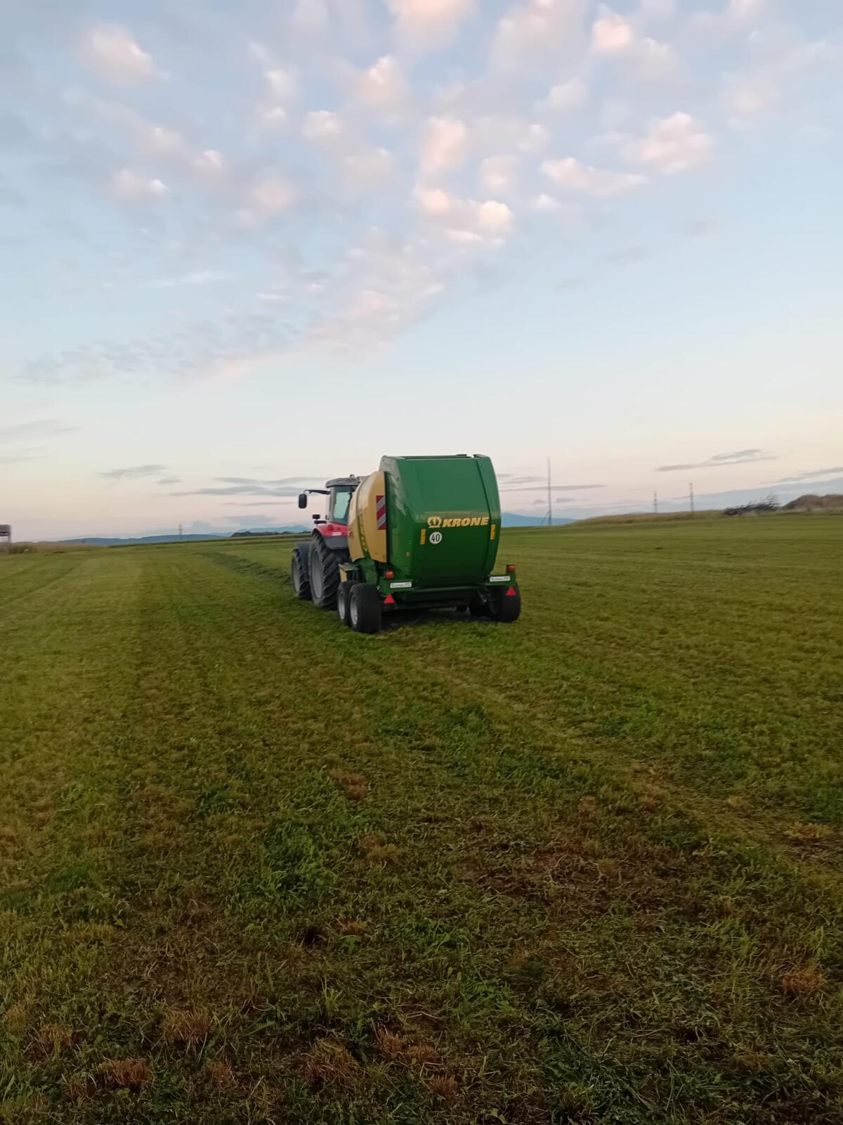 Lohnpressen und Ballenwickeln 3