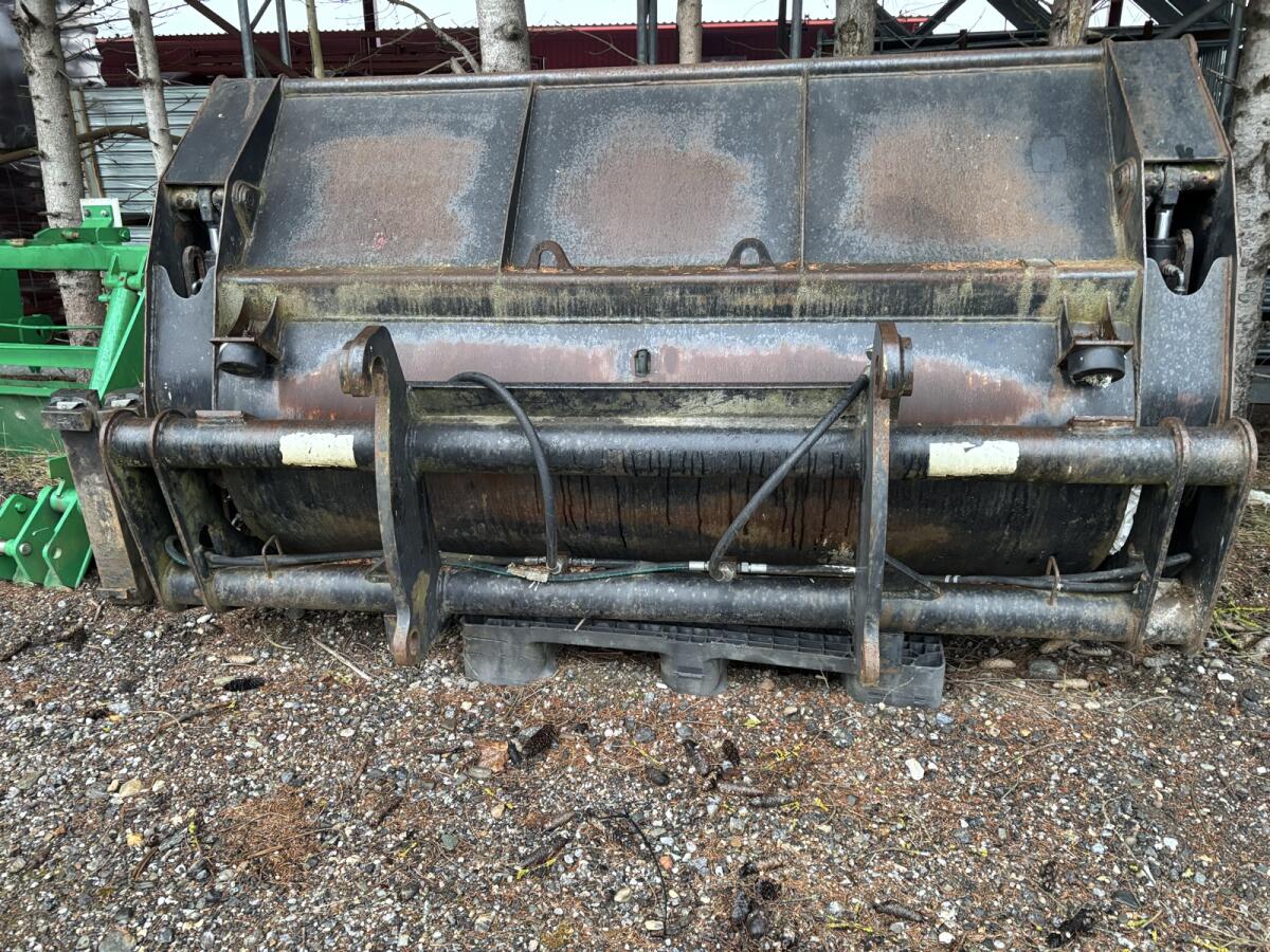 Hochkippschaufel XL 2.400mm - 2,5/3m³ 3