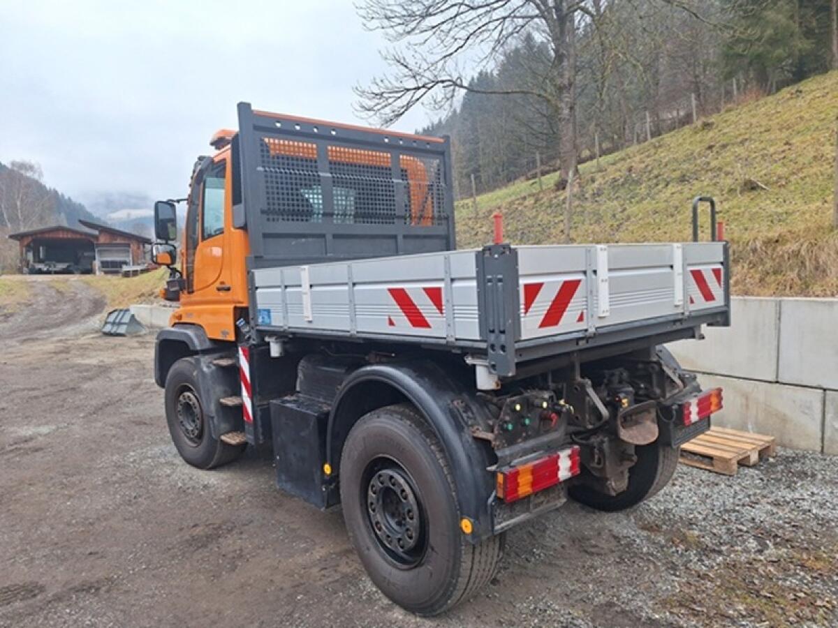 Unimog U 400. 3