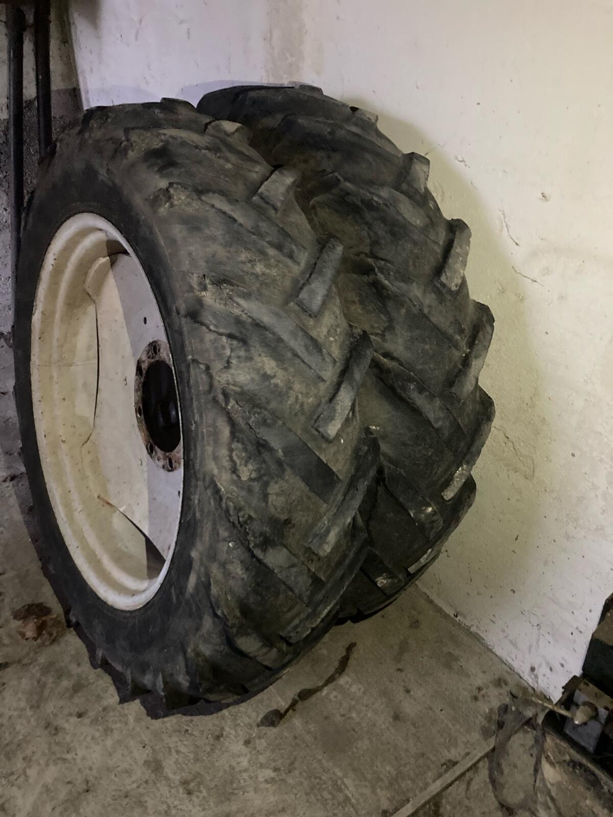 Reifen mit zwillingsreifen steyr 650/760 3