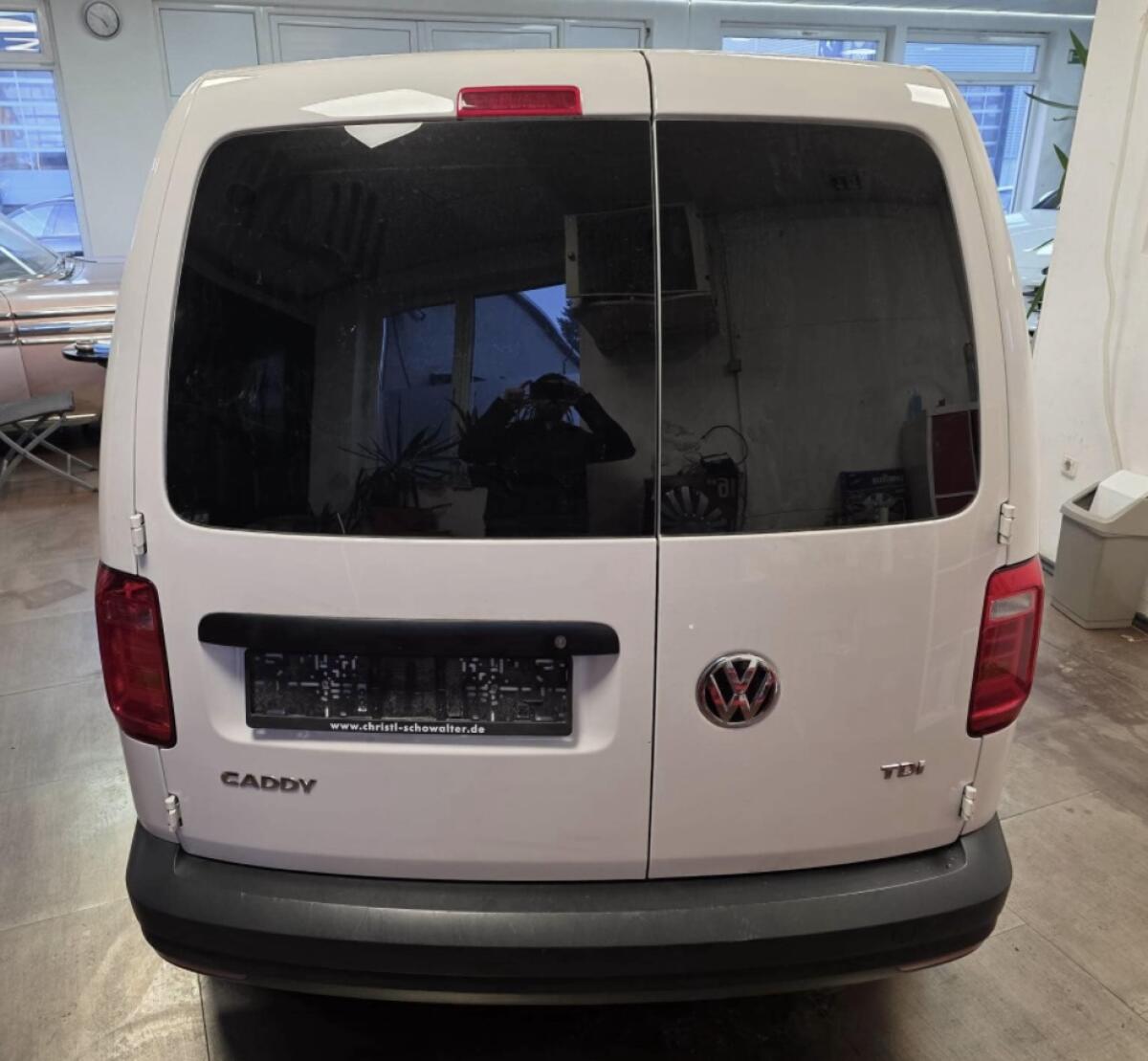 VW Caddy 2.0TDI mit Klima 3