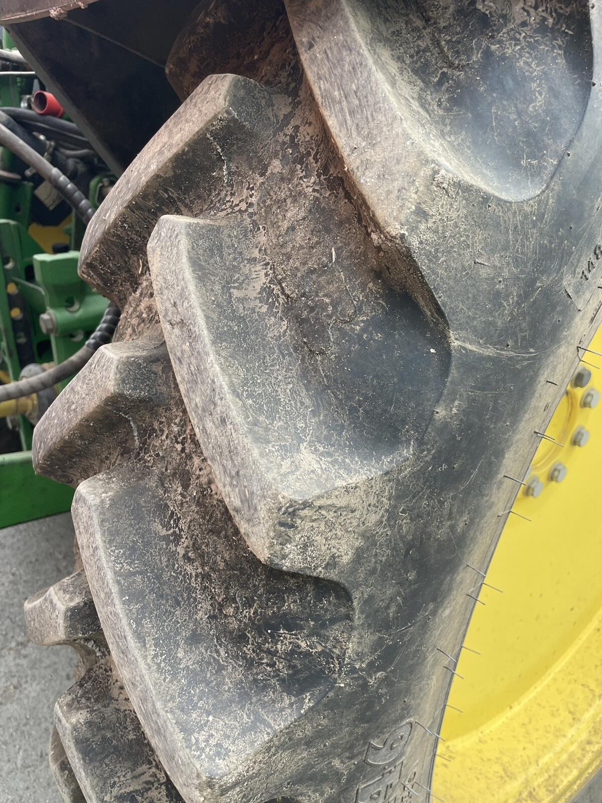 Verkaufe Kulturräder von John Deere 6320 2