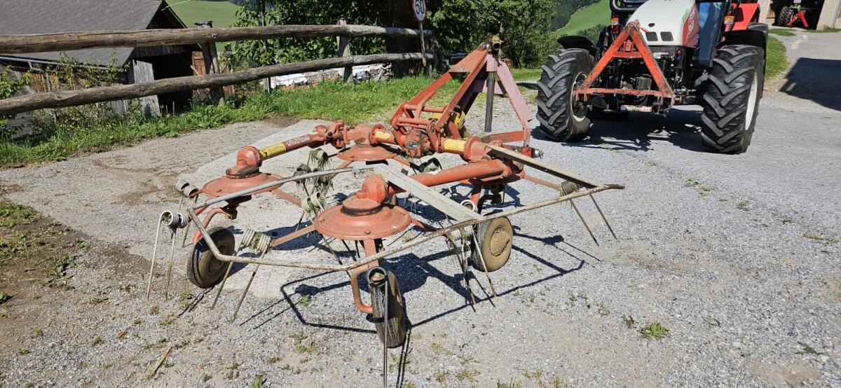 Kreiselheuer Kuhn GF440 + Teileträger 2