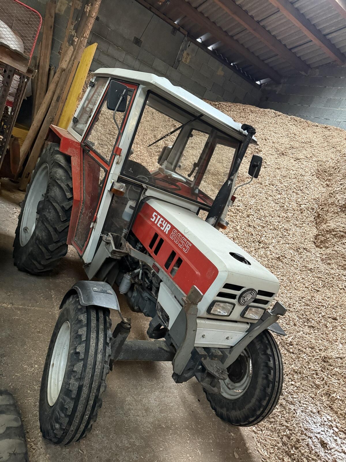 Steyr 8055 mit Hauer Frontlader 2