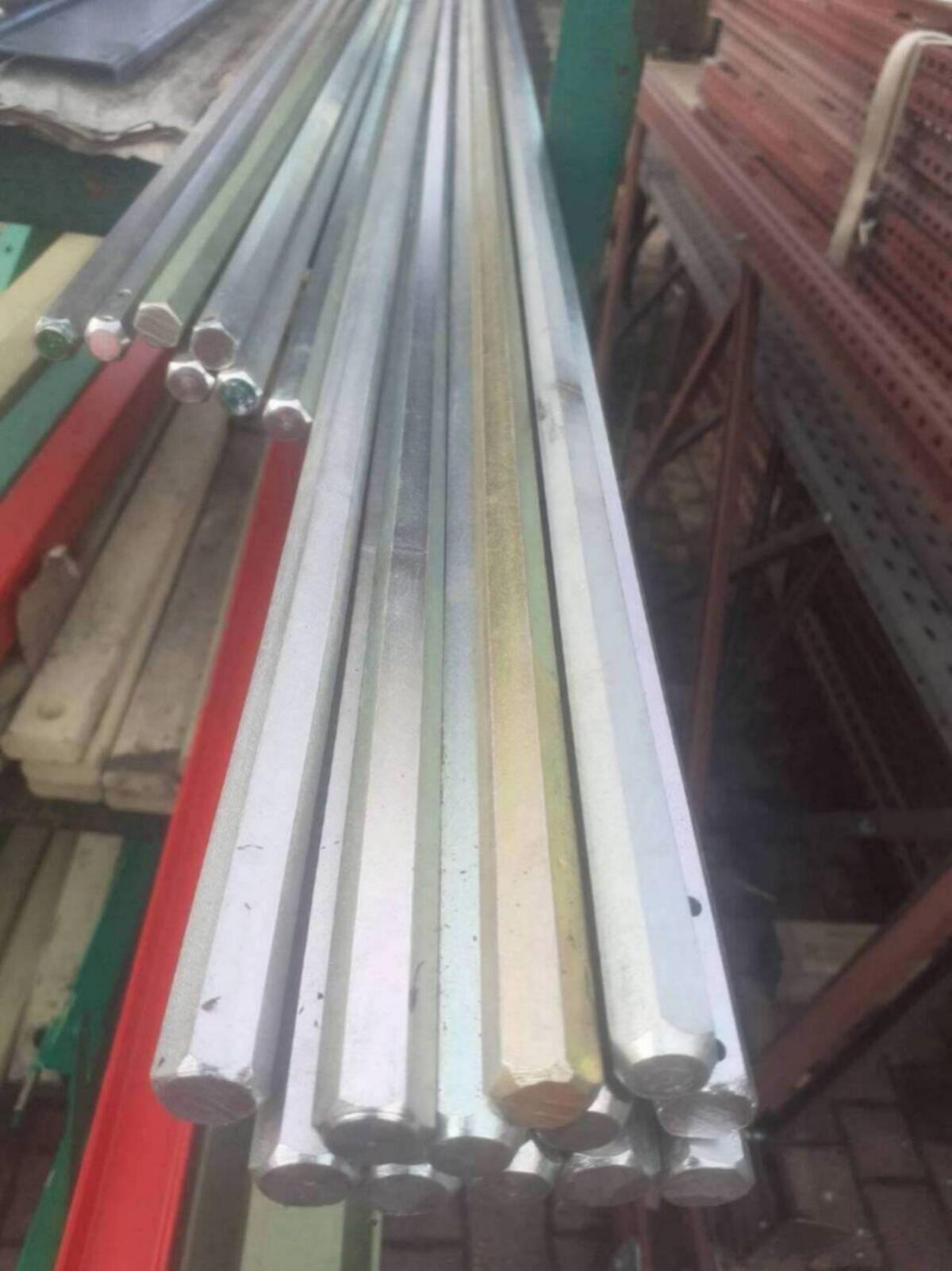 8 Stk. Sechskantwellen, Stk. = 14 mm 2