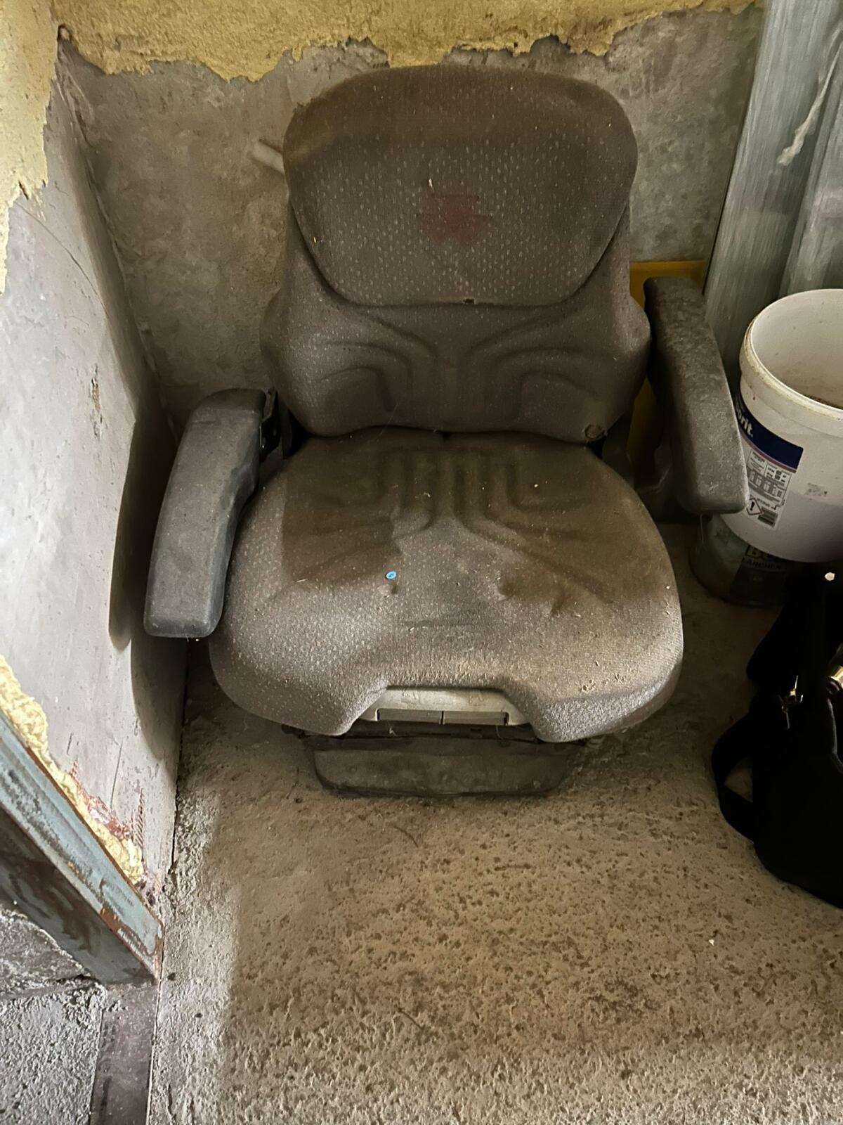 Schleppersitz - Grammer Maximo Dynamic, Bedienarmlehne 2