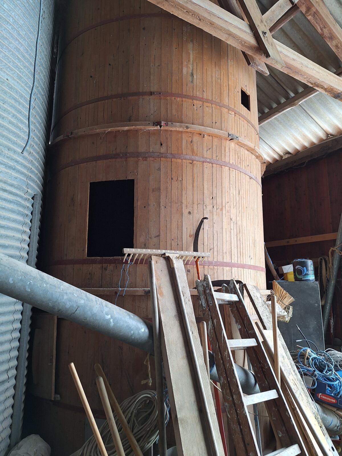 Verkaufe Polyester Getreidesilo 2