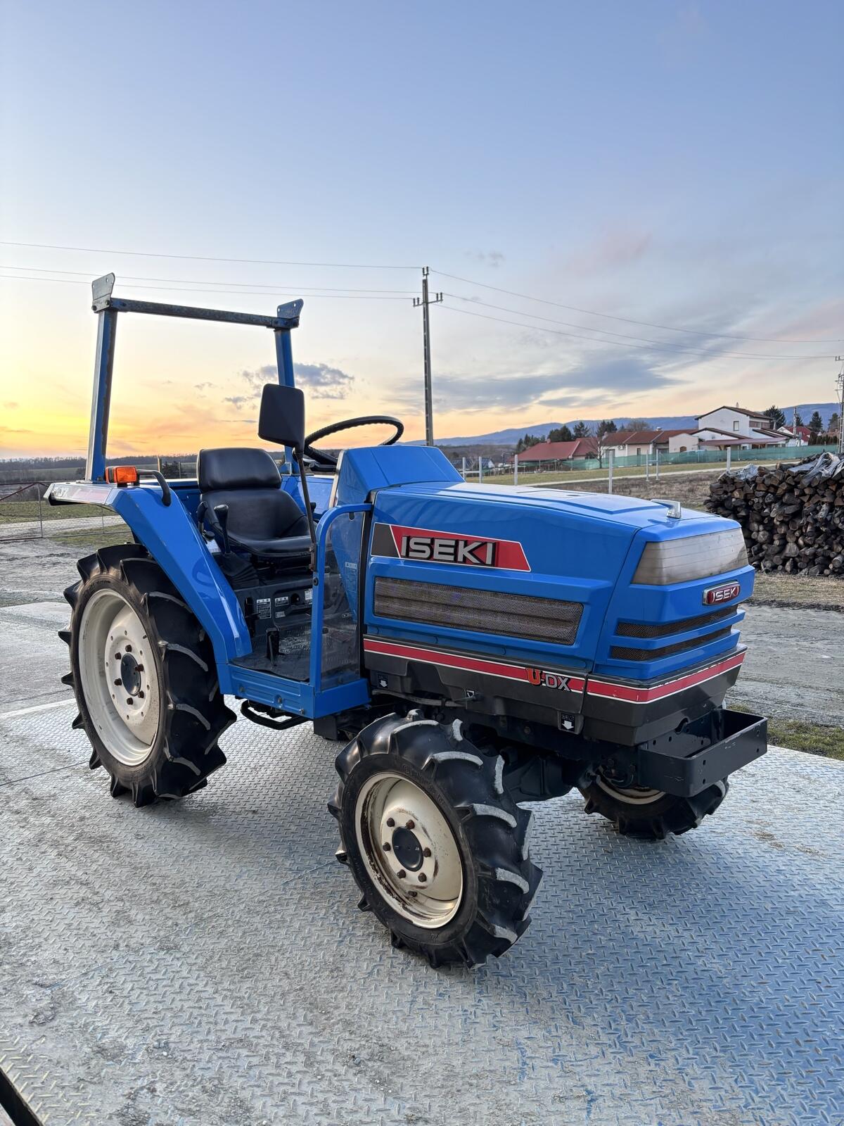 Iseki TA 207 Kleintraktor Schmalspur Traktor 3
