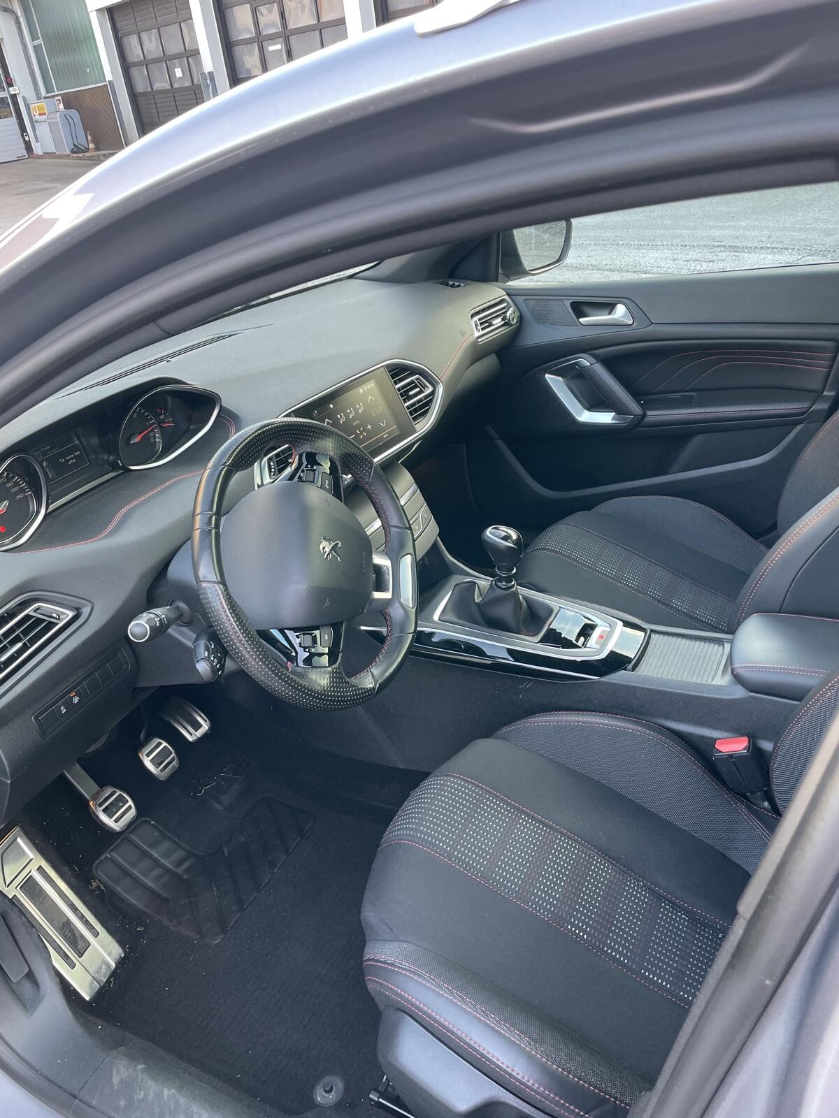 Peugeot 308 SW 1,6 BlueHDI 120 GT Line S&S Kombi 2