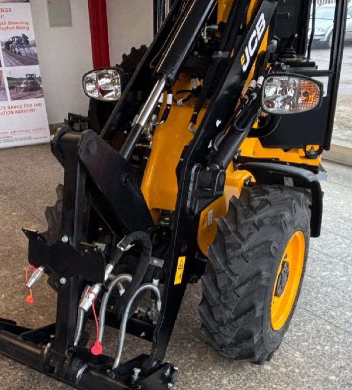 JCB Agri 403 3