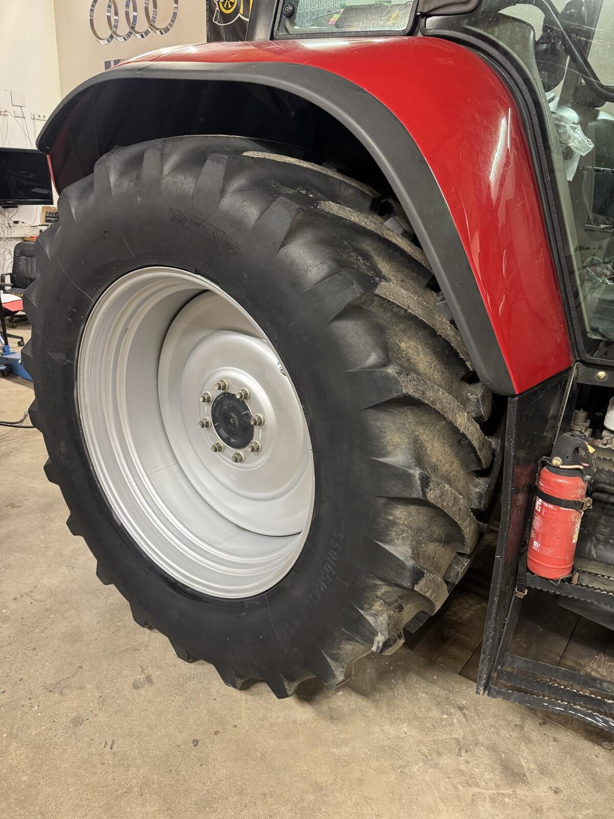 CASE CVX Kompletträder 30,42 Zoll CVX 1170 2