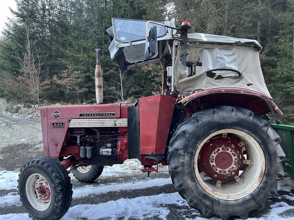 IHC 624 S Traktor 2