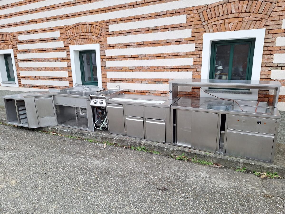 Edelstahlküche bzw. Edelstahlelemente 2