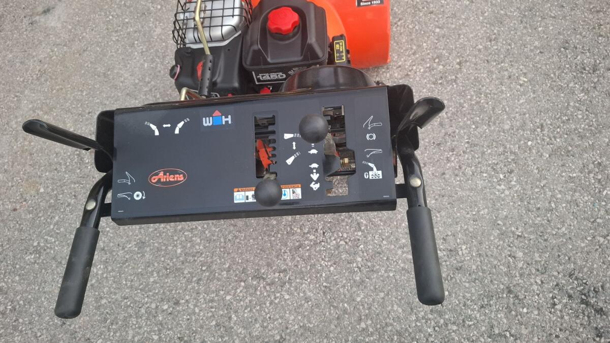 Ariens 27 Deluxe Schneefräse 3