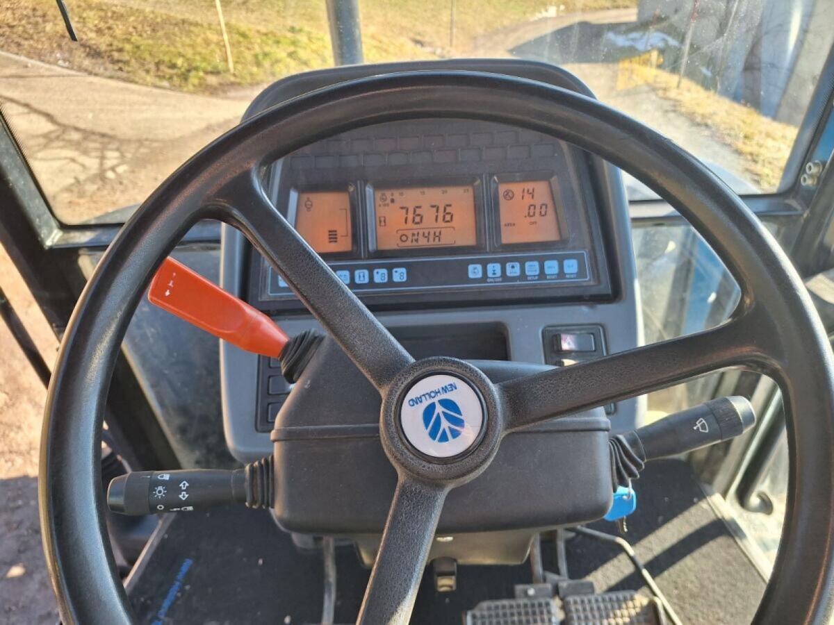New Holland TS100 3