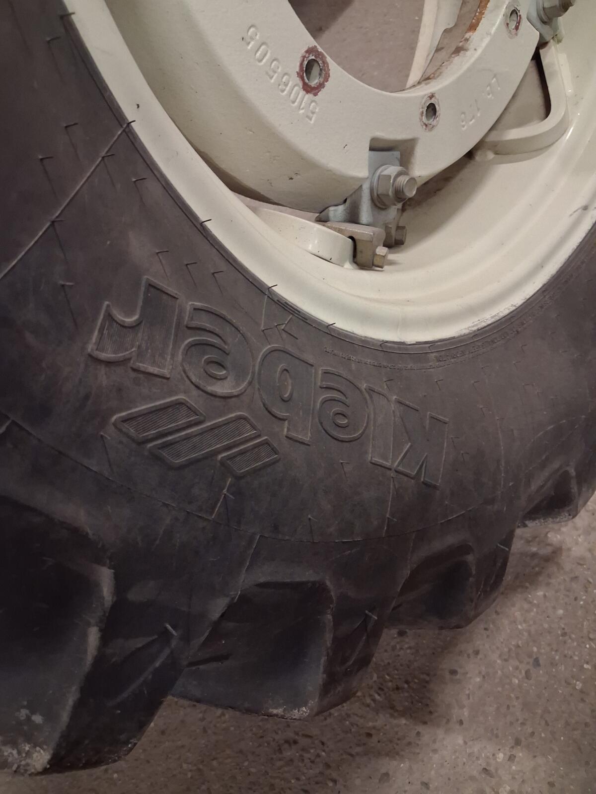 480/70r28 Fiat Kleber 3