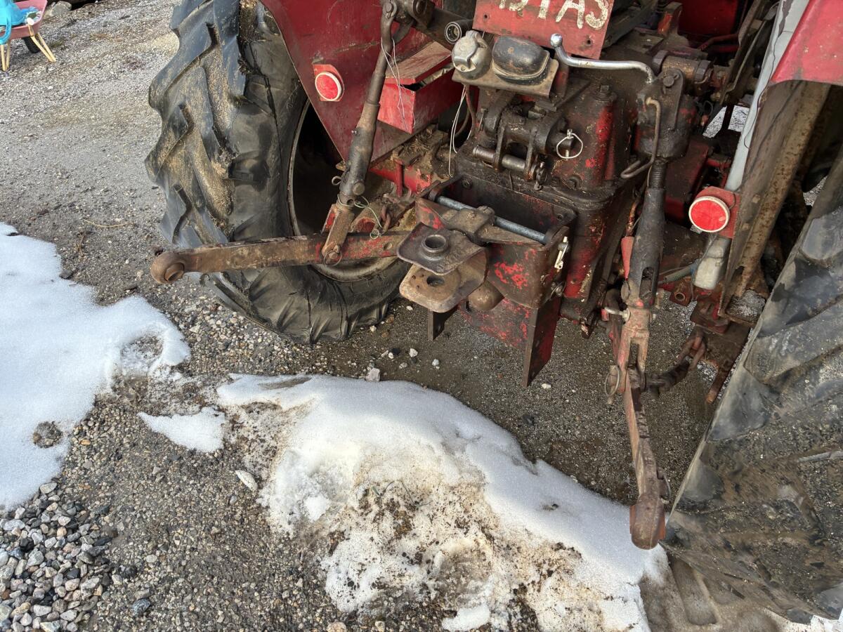 Mc Cormick 354 Traktor 3